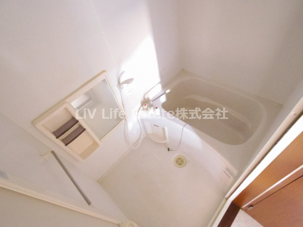 西東京市向台町１丁目のアパートの浴室