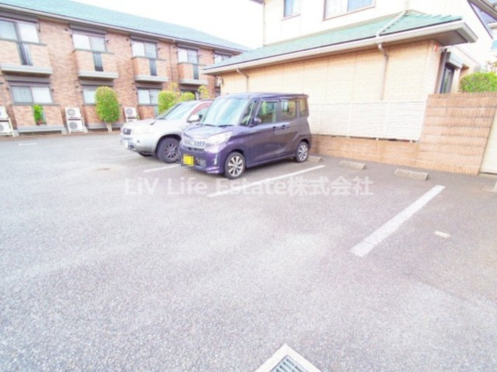 西東京市向台町１丁目のアパートの駐車場