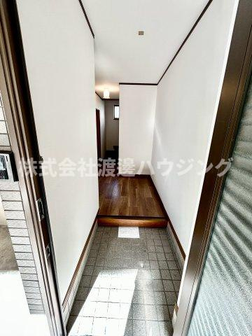 若江南町４丁目一戸建ての玄関