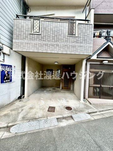 若江南町４丁目一戸建ての駐車場|全幅2160×全長4800×全高2400。