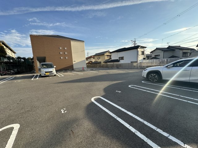 オリーブⅡの駐車場