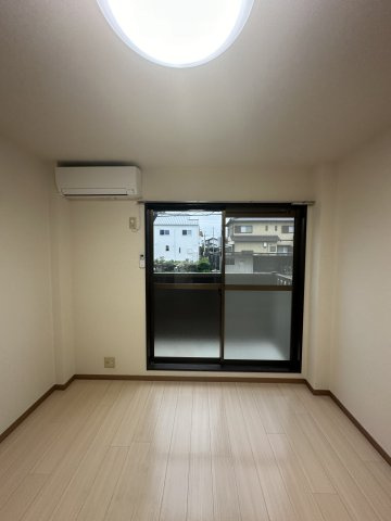 Surplus　Vis-a-Vis　Bの居間・リビング