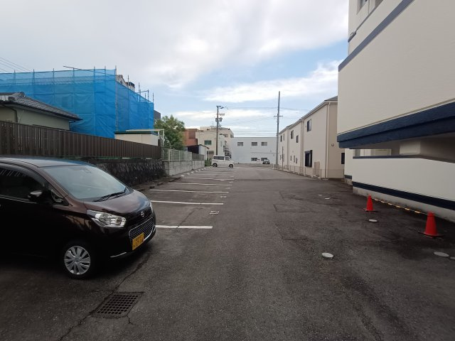エスポワール美里の駐車場
