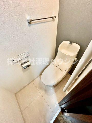 野間8丁目一戸建のトイレ|1・２階共にトイレ有。