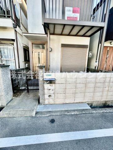 野間8丁目一戸建のエントランス