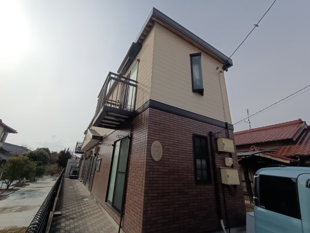 アンプルール ブワ フォーエヴァの外観