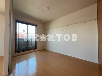 【洋室】 | 悠久-ユウキュウ- | 洋室5.3帖
