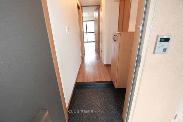 【玄関】 | プロニティ・Ｋ | 明るい玄関です
プロニティK　103号室　2022/4/15撮影