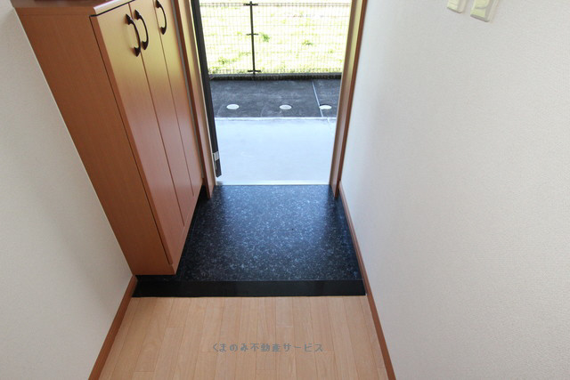 【玄関】 | earth | 明るい玄関です
earth　103号室　2019年11月29日