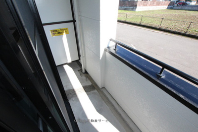 【バルコニー】 | earth | 開放的で明るい空間を演出してくれるバルコニーです
earth　103号室　2019年11月29日