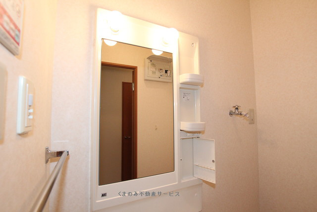 【独立洗面台】 | earth | 朝の身支度には欠かせない独立洗面化粧台
earth　103号室　2019年11月29日