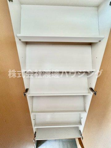 八尾市南本町４丁目一戸建の収納|玄関収納