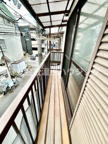八尾市南本町４丁目一戸建のバルコニー