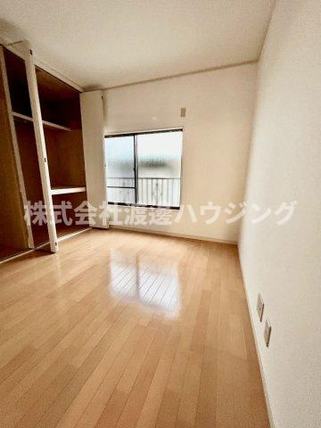 八尾市南本町４丁目一戸建の洋室