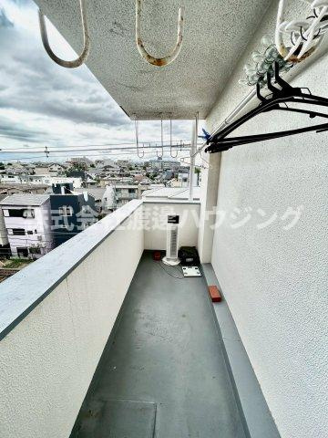 メゾン千里山のバルコニー|共用