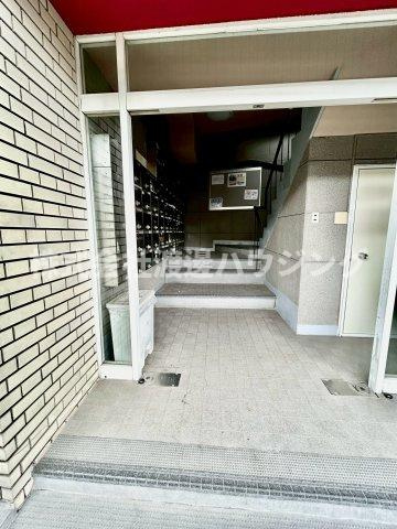 メゾン千里山のエントランス
