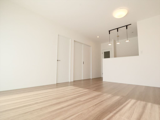 【居間・リビング】 | エイリックタウン箱崎公園ファミリア EAST棟☆仲介手数料無料☆