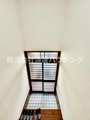 八尾市佐堂町1丁目一戸建の玄関