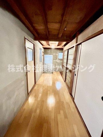 八尾市佐堂町1丁目一戸建のその他|廊下