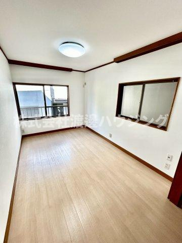 八尾市佐堂町1丁目一戸建の洋室