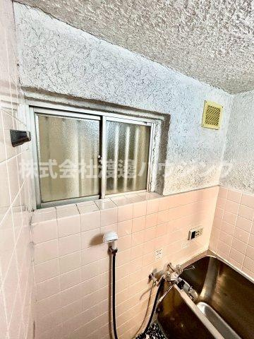 八尾市佐堂町1丁目一戸建のその他|窓