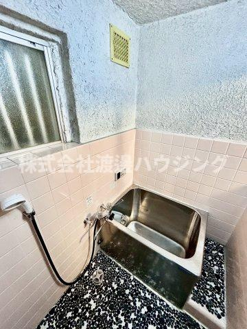 八尾市佐堂町1丁目一戸建の浴室