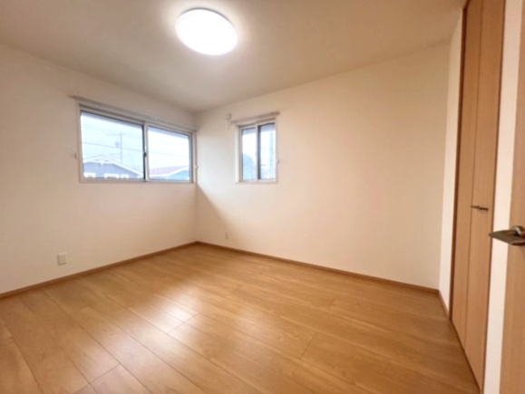小山市城西中古戸建、オール電化、駐車4台可の洋室|洋室1

