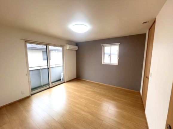 小山市城西中古戸建、オール電化、駐車4台可の居間・リビング|洋室3
