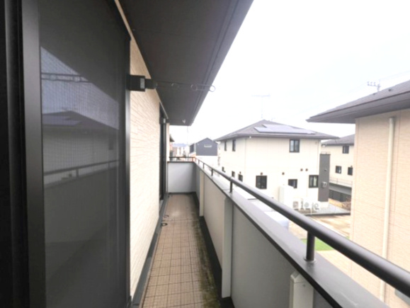 小山市城西中古戸建、オール電化、駐車4台可のバルコニー