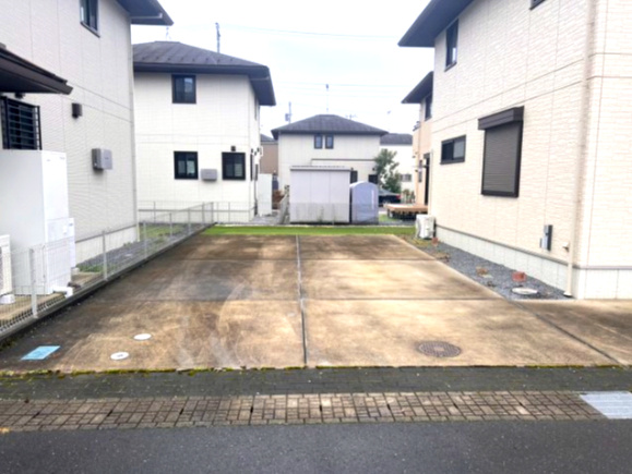 小山市城西中古戸建、オール電化、駐車4台可の駐車場