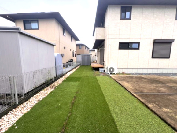 小山市城西中古戸建、オール電化、駐車4台可の庭