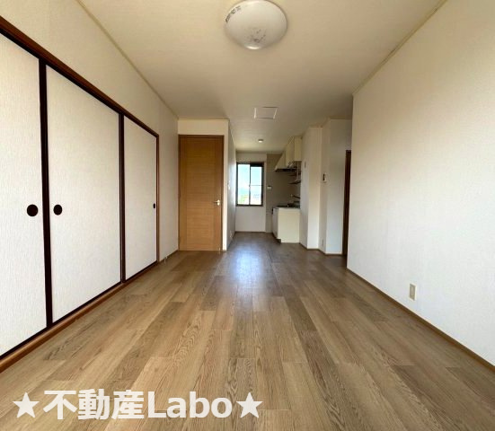 イノセントコーポの居間・リビング