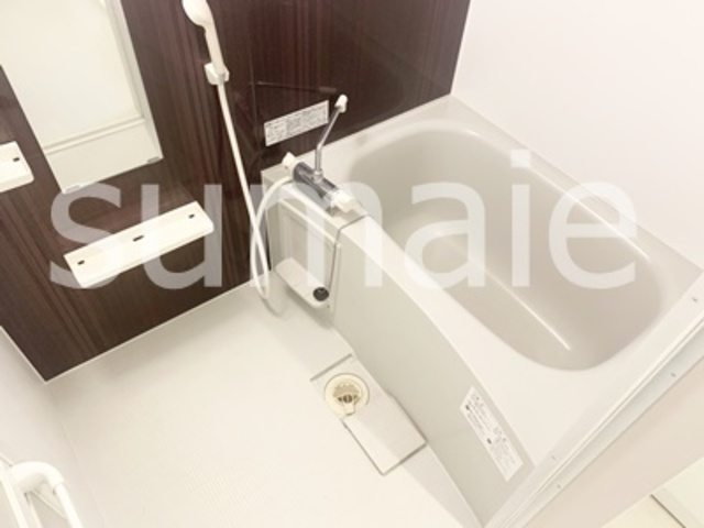 リブリ・MARSの浴室|オシャレなアクセントパネル。