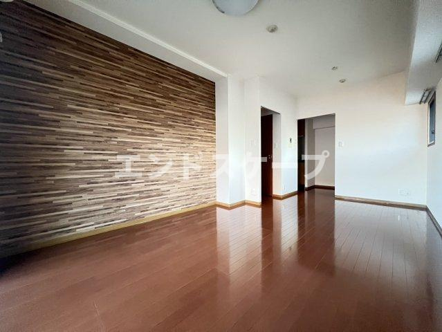 アーバンポイント高崎の居間・リビング|高崎、前橋のお部屋探しはエンドスケープまで！お客様の理想お聞かせ下さい♪