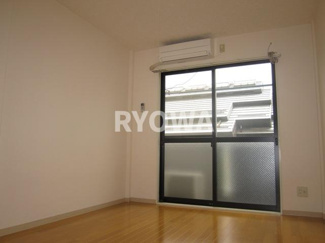 【居間・リビング】 | レオパレスアーバンライフ | 掲載の写真は退去前の写真となります。