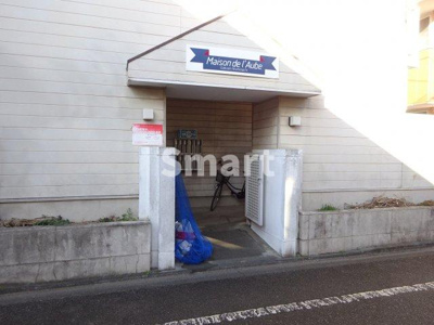 【エントランス】 | メゾンドローブ学園西町