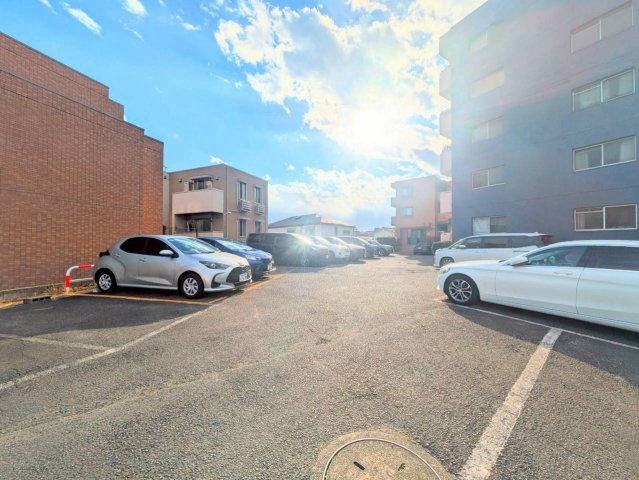 ニッコクハイツの駐車場