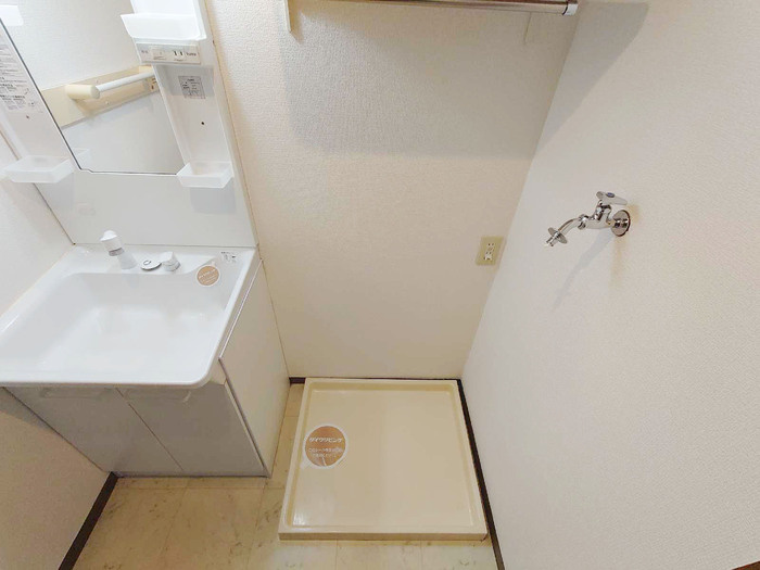 クレスト西添の洗面所