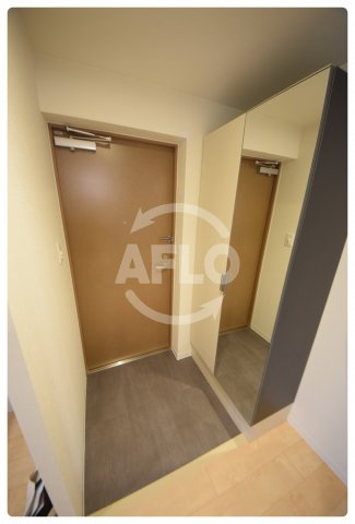 ヴィラ・セレーノ玉造本町　真田山小学校の玄関|ヴィラ・セレーノ玉造本町　玄関