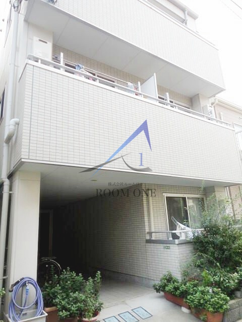 クイーンズコート