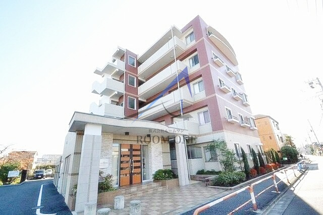 ルネ　シェスタ