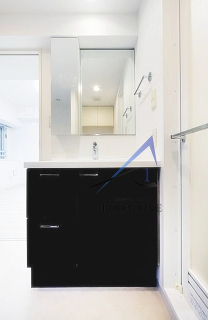 コンフォリア上野広小路の洗面所|独立洗面台です。