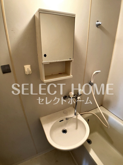 【洗面所】 | サンフォレスト森 | 明るい洗面所です