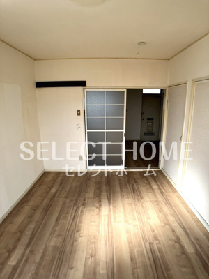 【寝室】 | サンフォレスト森 | 広くて明るい寝室