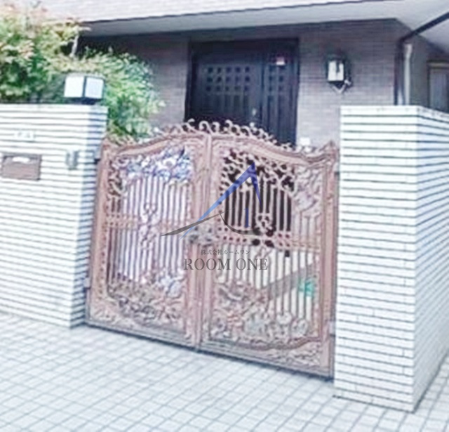 メゾネット平山のエントランス|エントランスです。