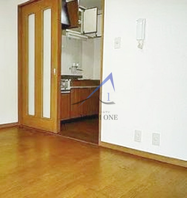 メゾネット平山の居間・リビング|洋室のお部屋です。