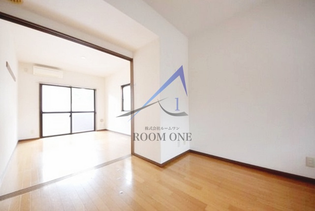 ファインクレスト富士見ヶ丘の居間・リビング|洋室のお部屋です。