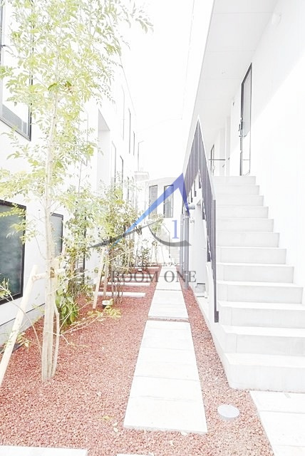 カラスヤマテラスＮ