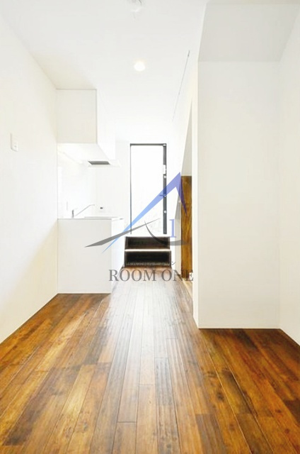 カラスヤマテラスＮの居間・リビング|洋室のお部屋です。