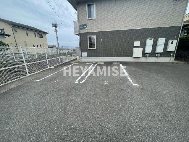ウィット武部の駐車場